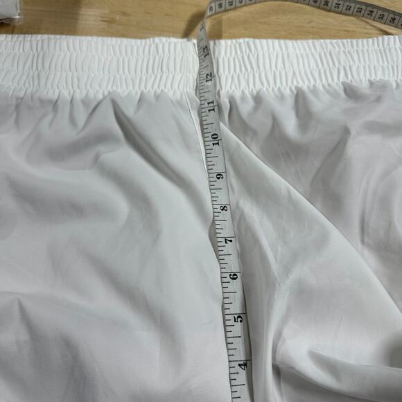 Athleta Women's Mesh Racer Run Short 4 Inch Bright White Women's Size 3X NWT - Picture 10 of 12
